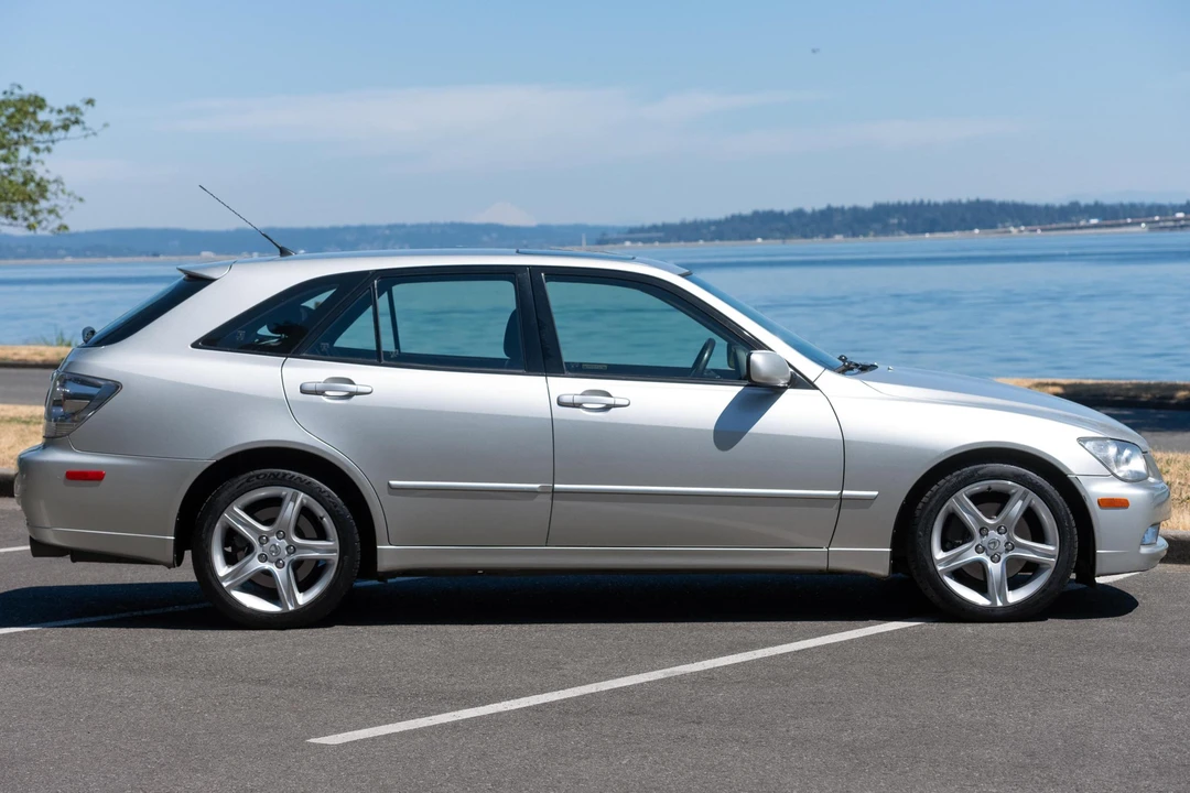 2003 Lexus IS 1st Gen - Image 3 of 31
