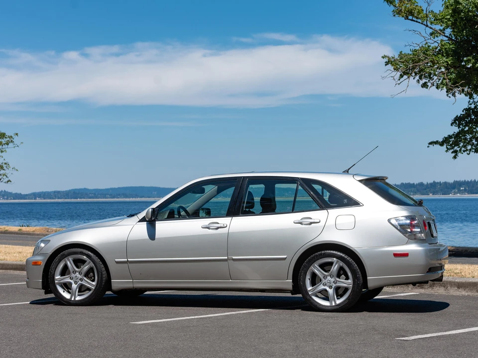 2003 Lexus IS 1st Gen - Image 9 of 31
