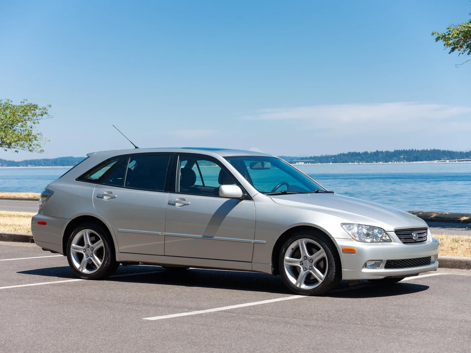 2003 Lexus IS 1st Gen - Image 13 of 31