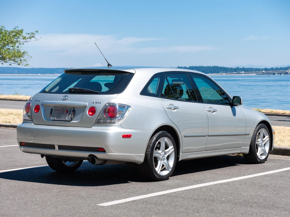 2003 Lexus IS 1st Gen - Image 12 of 31
