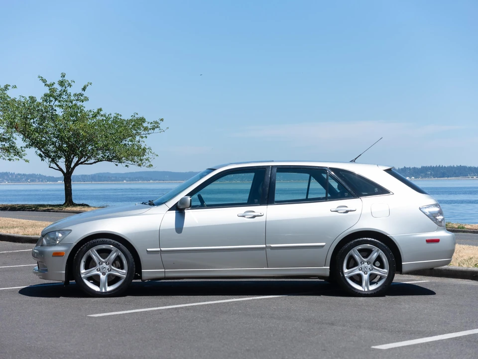 2003 Lexus IS 1st Gen - Image 8 of 31