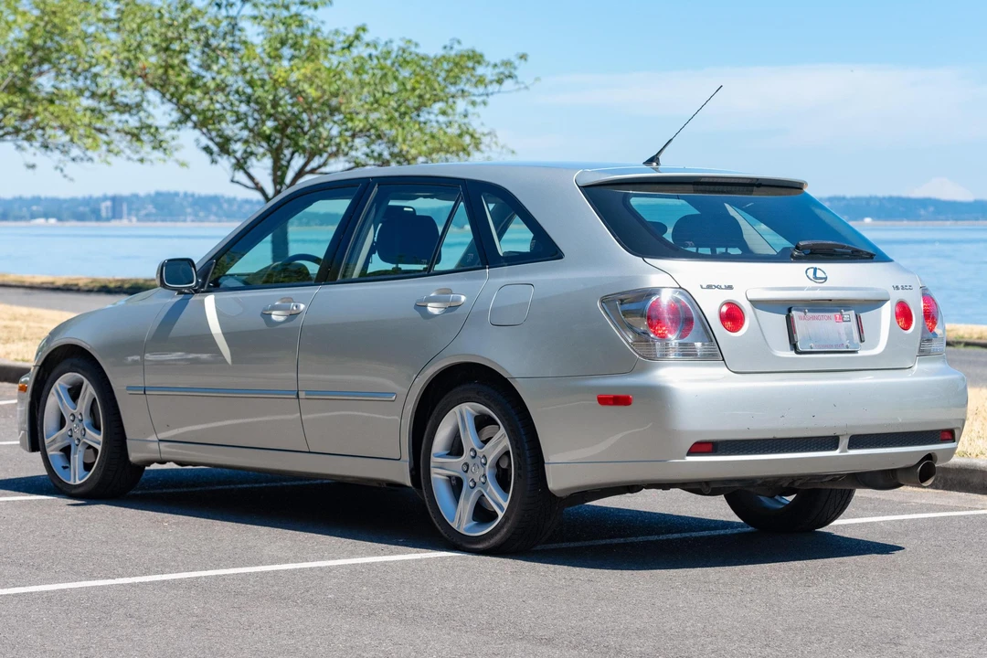 2003 Lexus IS 1st Gen - Image 4 of 31