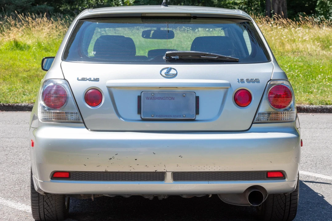 2003 Lexus IS 1st Gen - Image 5 of 31