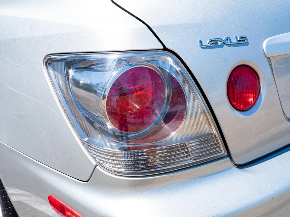 2003 Lexus IS 1st Gen - Image 29 of 31
