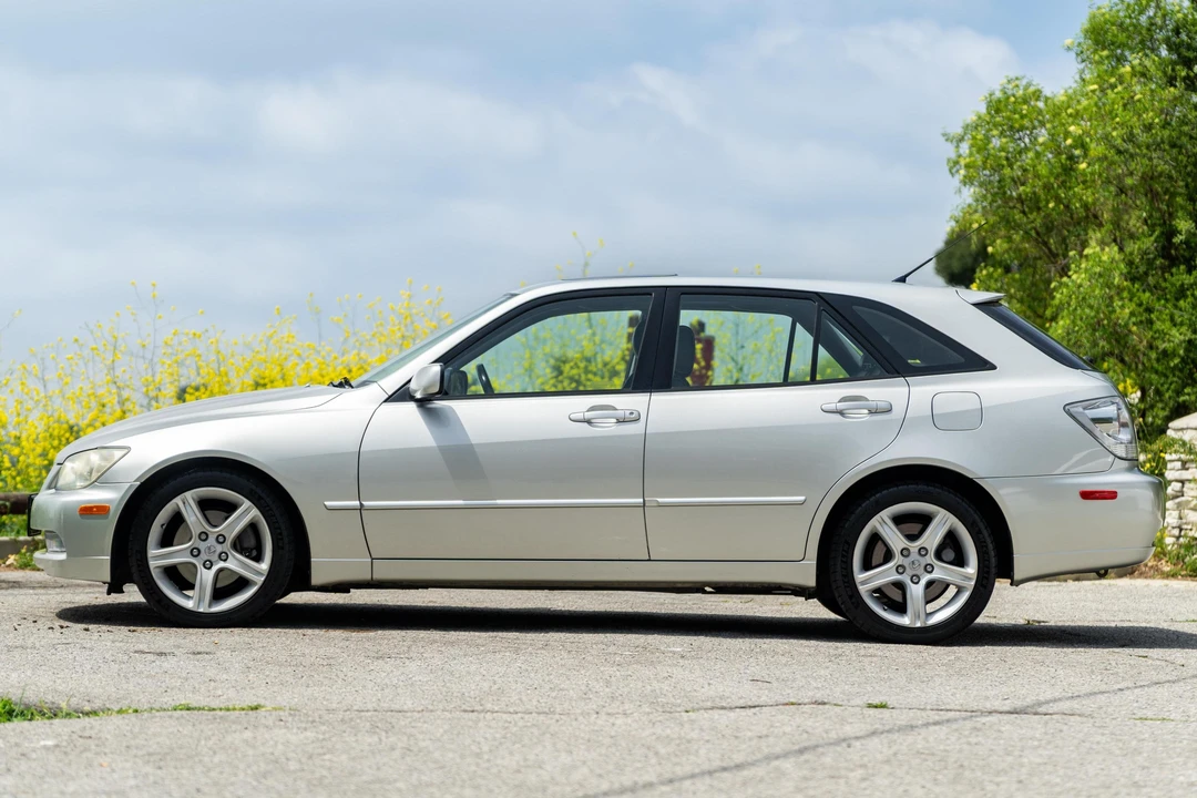 2003 Lexus IS 1st Gen - Image 3 of 31