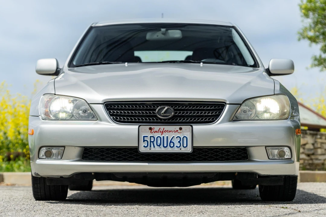 2003 Lexus IS 1st Gen - Image 2 of 31