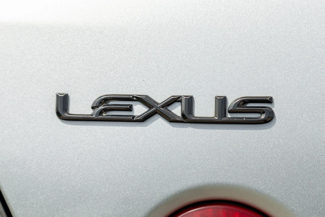 2003 Lexus IS 1st Gen - Image 19 of 31