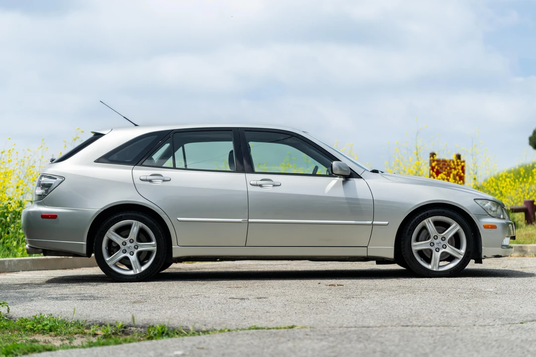 2003 Lexus IS 1st Gen - Image 8 of 31