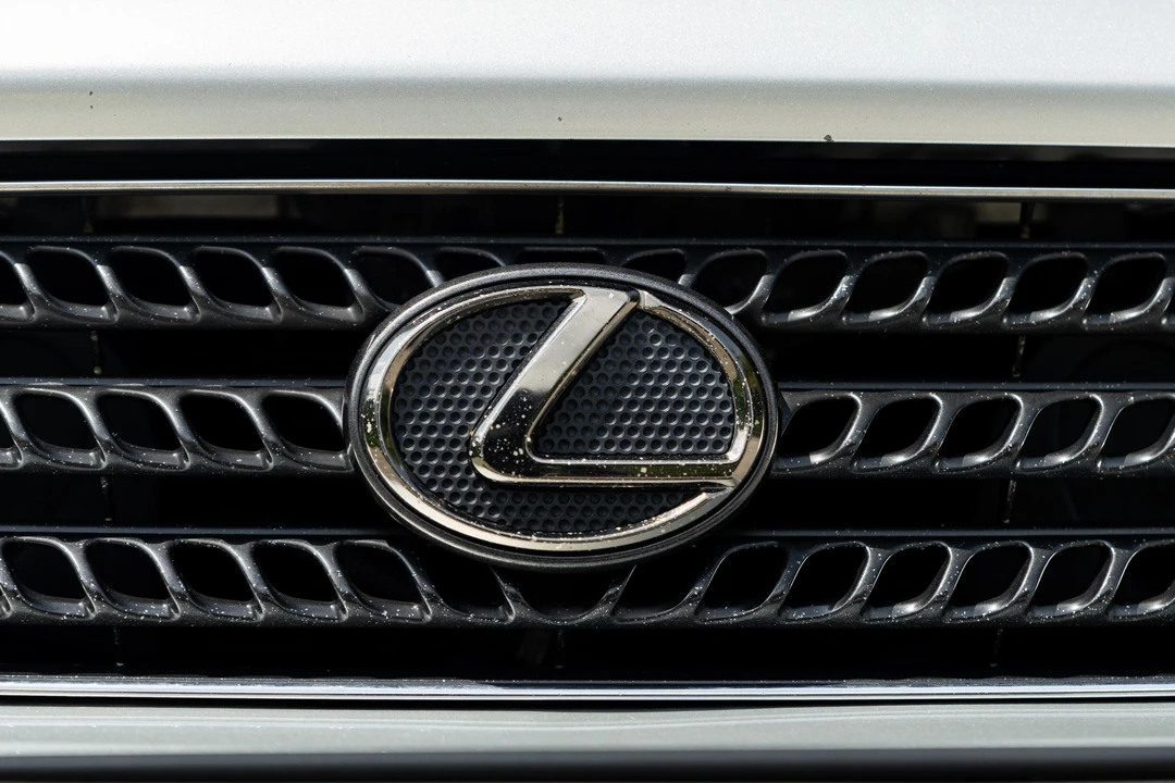 2003 Lexus IS 1st Gen - Image 11 of 31
