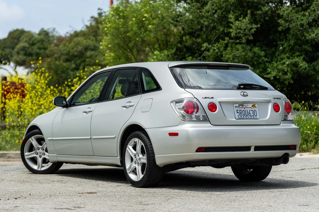 2003 Lexus IS 1st Gen - Image 7 of 31