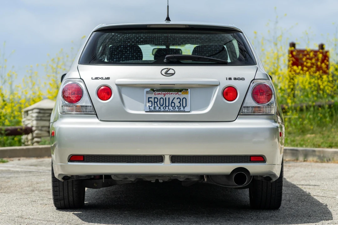 2003 Lexus IS 1st Gen - Image 5 of 31