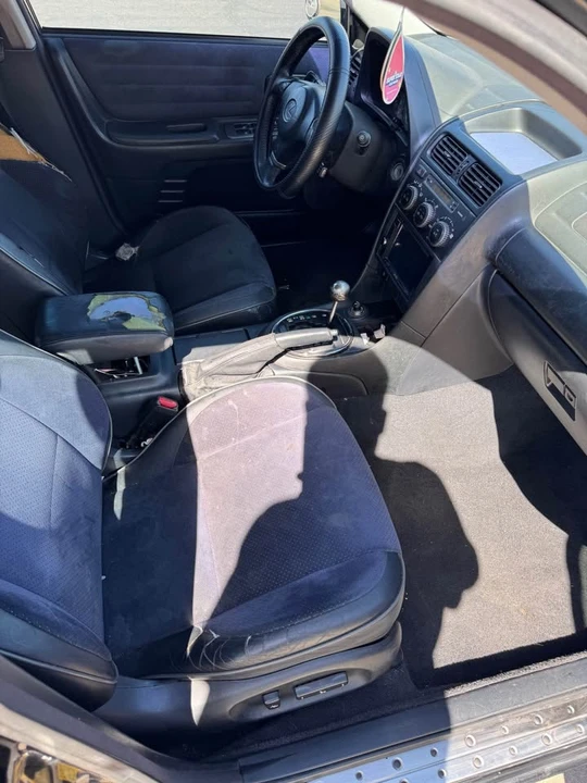 2003 Lexus IS 1st Gen - Image 4 of 9