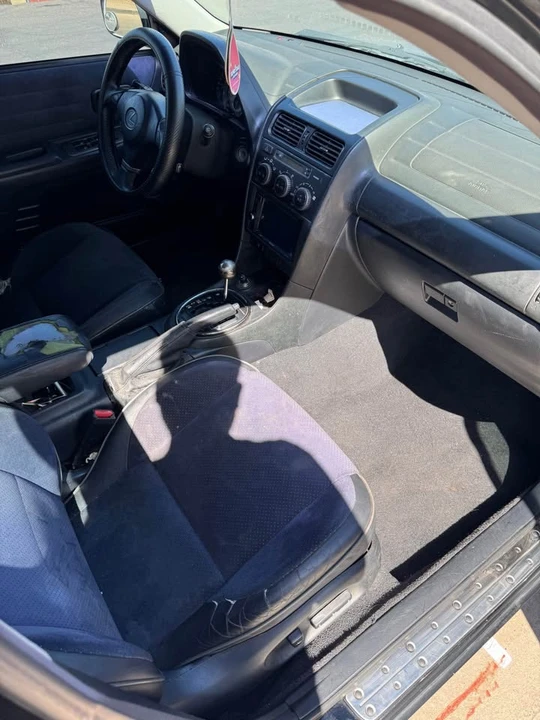 2003 Lexus IS 1st Gen - Image 5 of 9