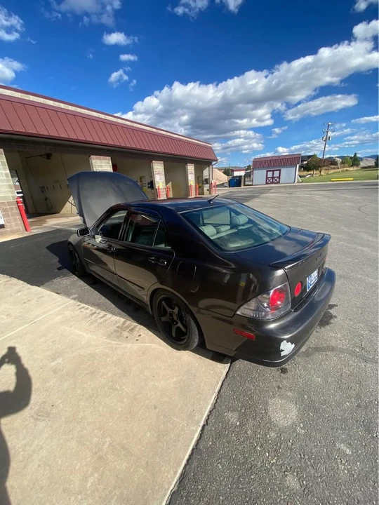 2003 Lexus IS 1st Gen - Image 2 of 4