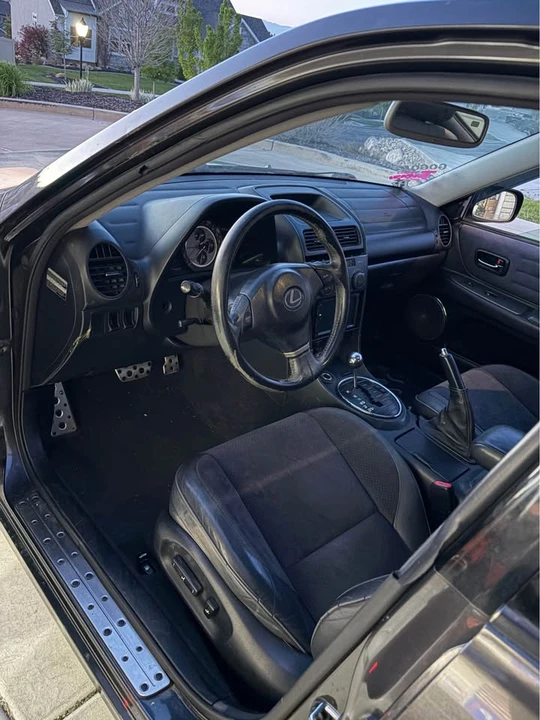 2003 Lexus IS 1st Gen - Image 5 of 19