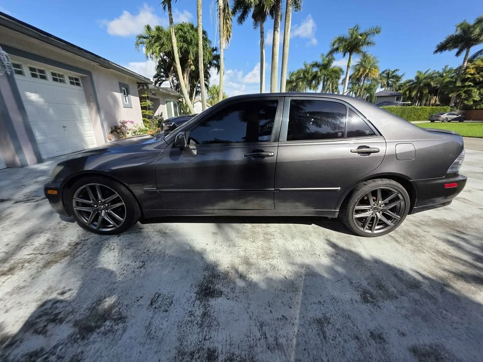 2003 Lexus IS 1st Gen - Image 2 of 7