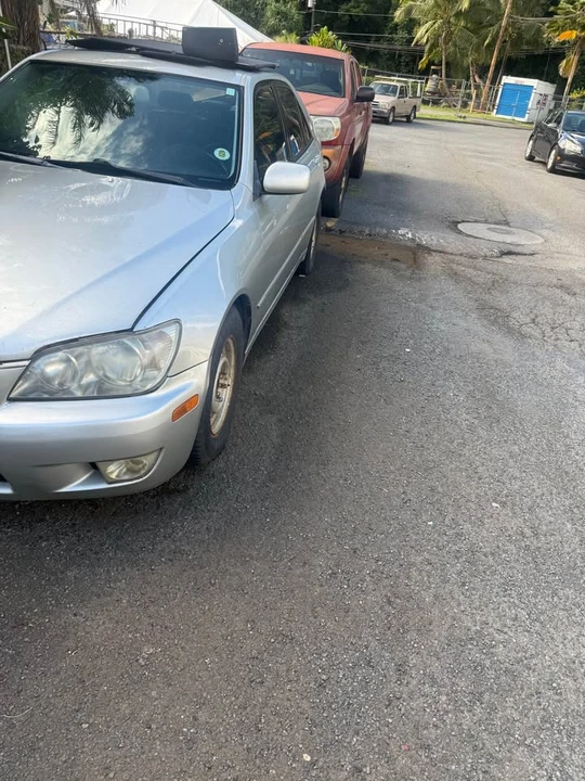 2003 Lexus IS 1st Gen - Image 2 of 9