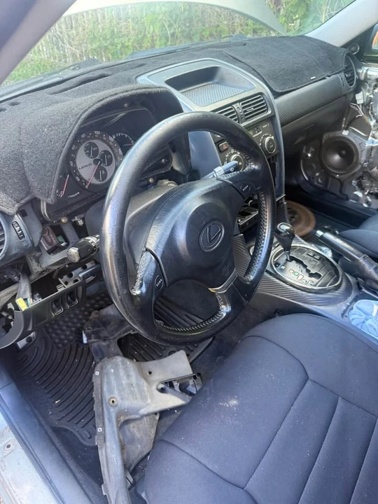 2003 Lexus IS 1st Gen - Image 5 of 9