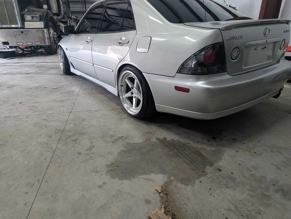2003 Lexus IS 1st Gen - Image 5 of 14