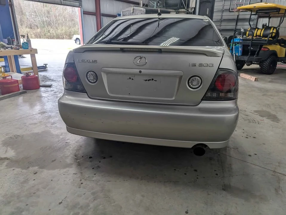 2003 Lexus IS 1st Gen - Image 4 of 14