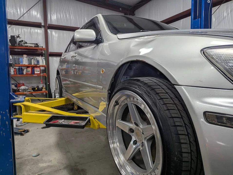 2003 Lexus IS 1st Gen - Image 12 of 14