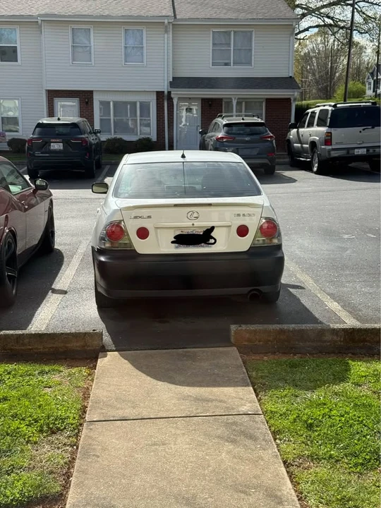 2003 Lexus IS 1st Gen - Image 3 of 10