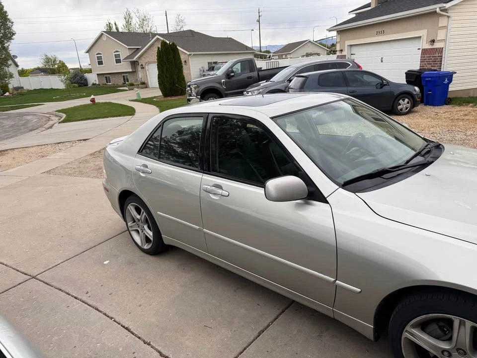 2003 Lexus IS 1st Gen - Image 3 of 8