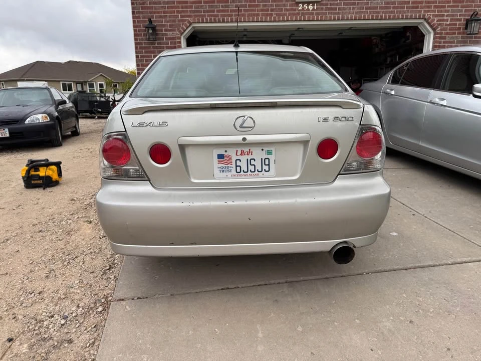 2003 Lexus IS 1st Gen - Image 4 of 8