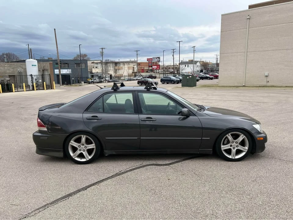 2003 Lexus IS 1st Gen - Image 3 of 16