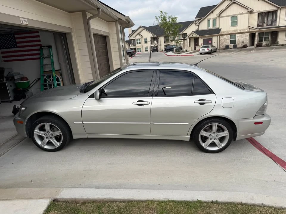 2003 Lexus IS 1st Gen - Image 6 of 20