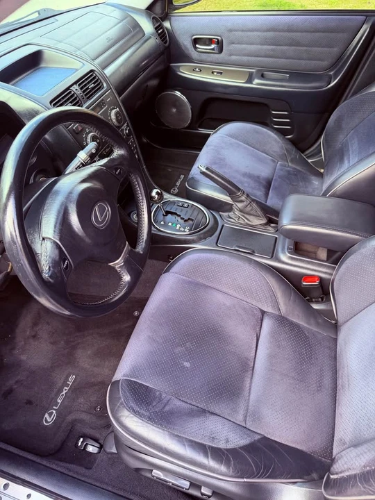 2003 Lexus IS 1st Gen - Image 10 of 20