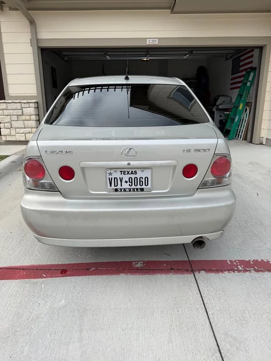 2003 Lexus IS 1st Gen - Image 5 of 20