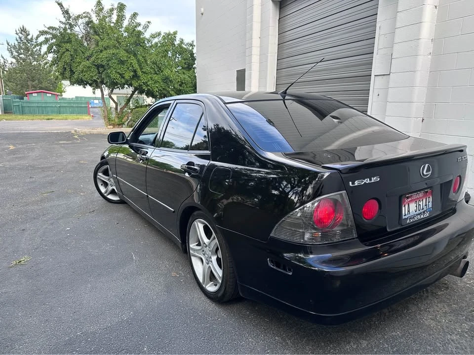 2003 Lexus IS 1st Gen - Image 17 of 21