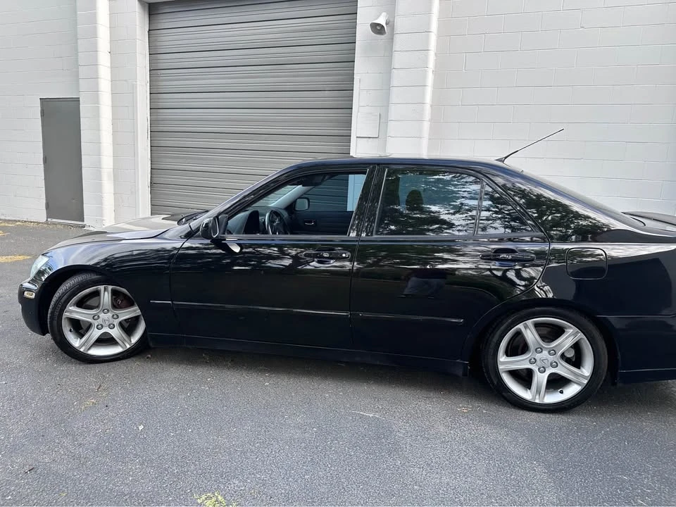 2003 Lexus IS 1st Gen - Image 19 of 21