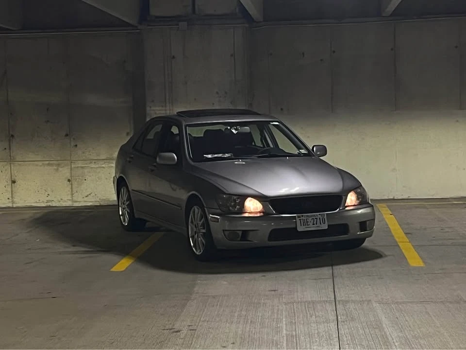 2003 Lexus IS 1st Gen - Image 6 of 8