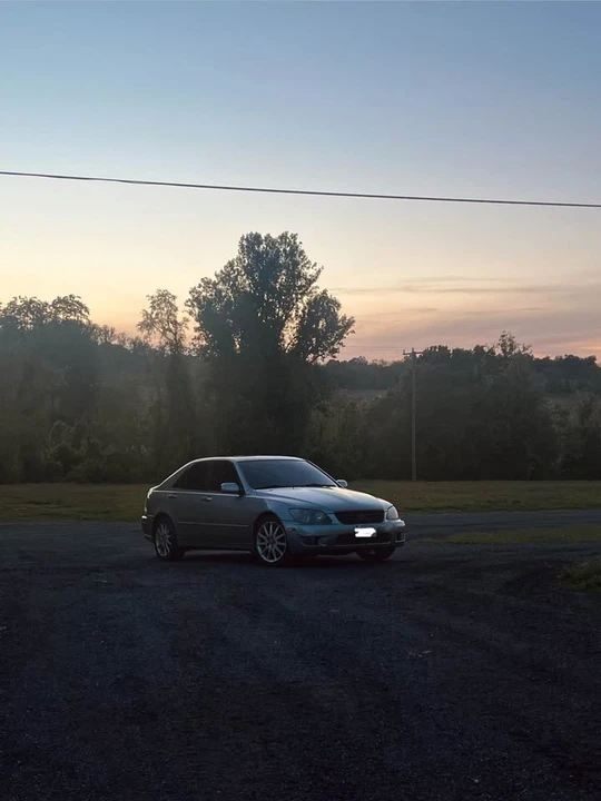 2003 Lexus IS 1st Gen - Image 2 of 8