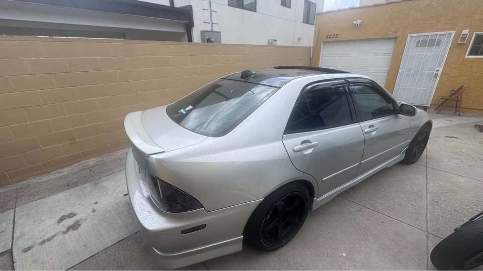 2003 Lexus IS 1st Gen - Image 5 of 8