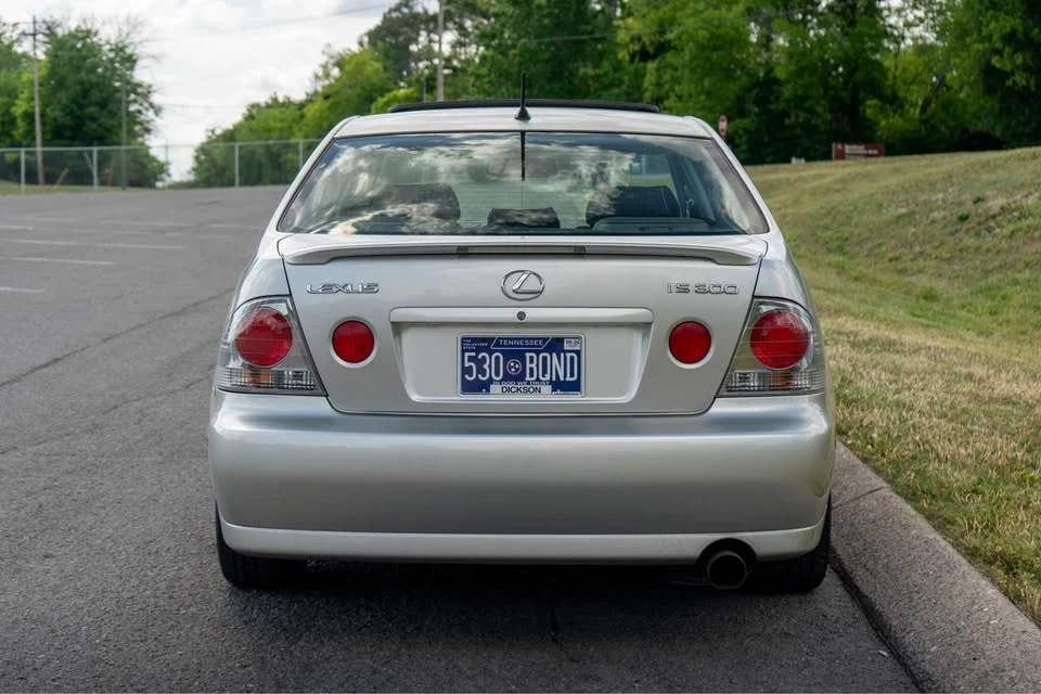 2003 Lexus IS 1st Gen - Image 5 of 15