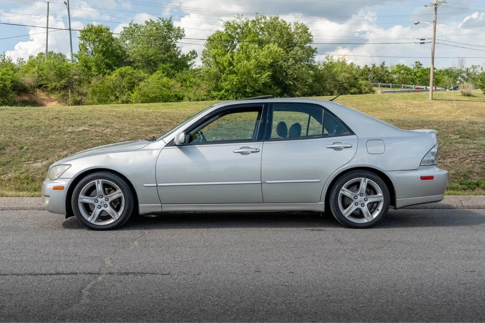 2003 Lexus IS 1st Gen - Image 3 of 15