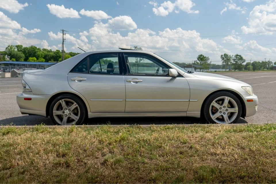 2003 Lexus IS 1st Gen - Image 7 of 15