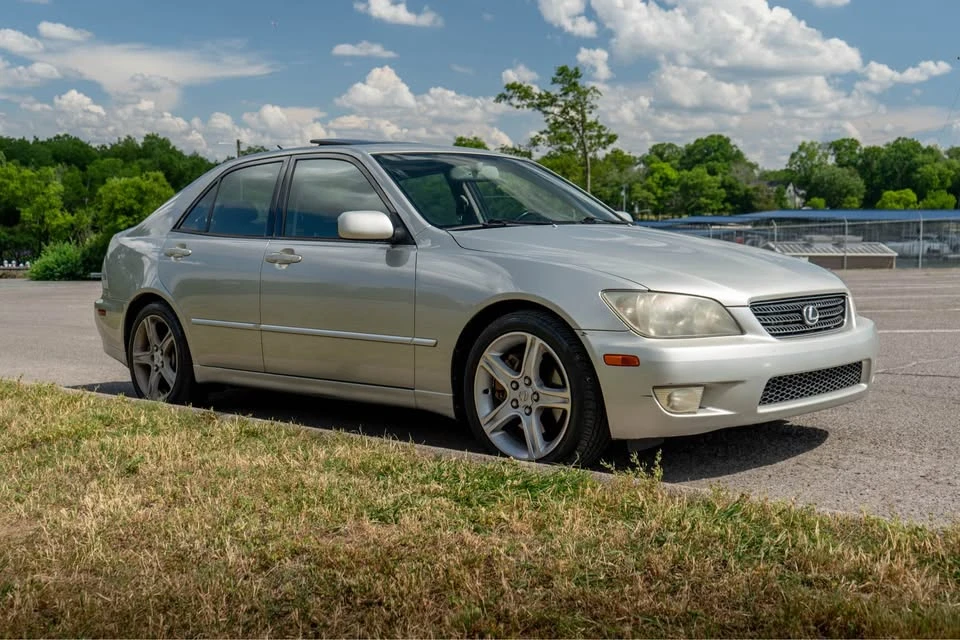 2003 Lexus IS 1st Gen - Image 8 of 15