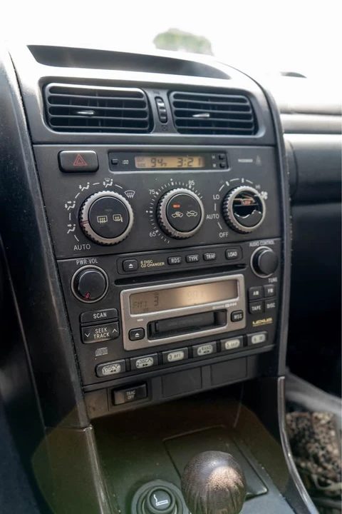 2003 Lexus IS 1st Gen - Image 12 of 15