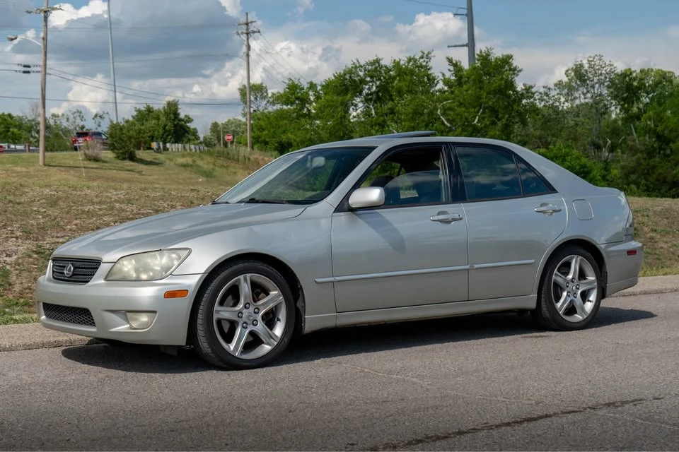 2003 Lexus IS 1st Gen - Image 2 of 15