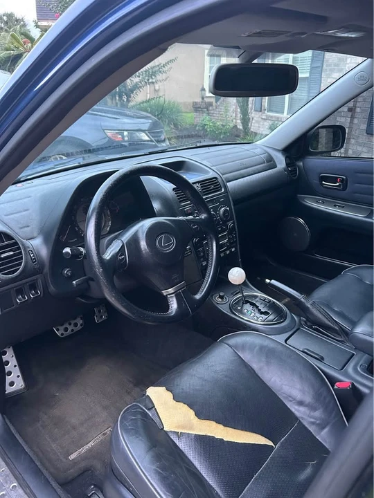 2003 Lexus IS 1st Gen - Image 11 of 20