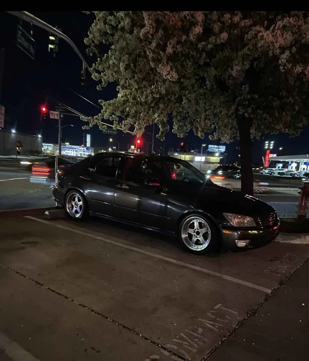 2003 Lexus IS 1st Gen - Image 2 of 13