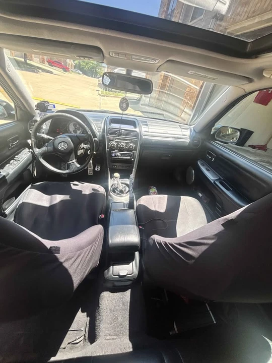2003 Lexus IS 1st Gen - Image 4 of 13