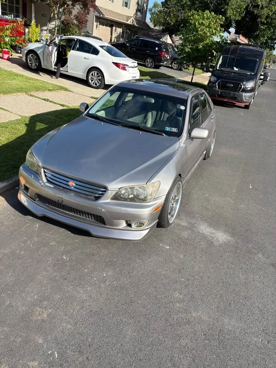 2003 Lexus IS 1st Gen - Image 4 of 14
