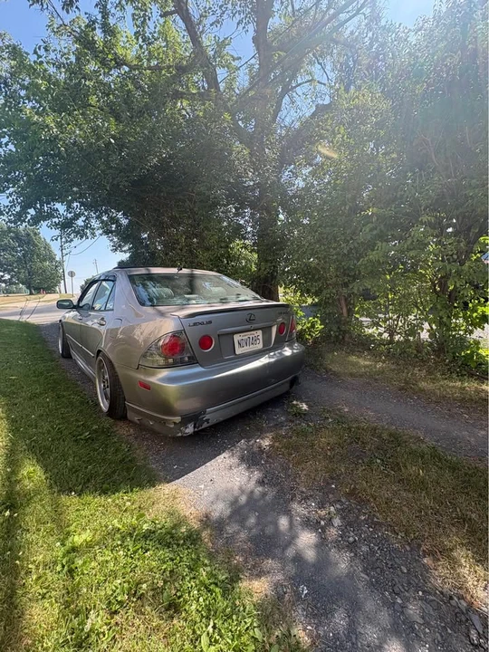 2003 Lexus IS 1st Gen - Image 13 of 14