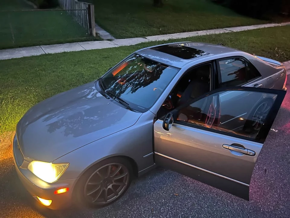 2003 Lexus IS 1st Gen - Image 5 of 13