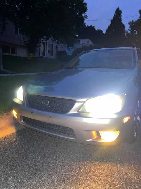 2003 Lexus IS 1st Gen - Image 11 of 13